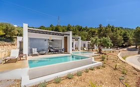 Mellamare Luxury Suites